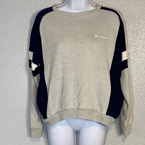 Vintage Dunlop Women's Gray and Navy Sweatshirt